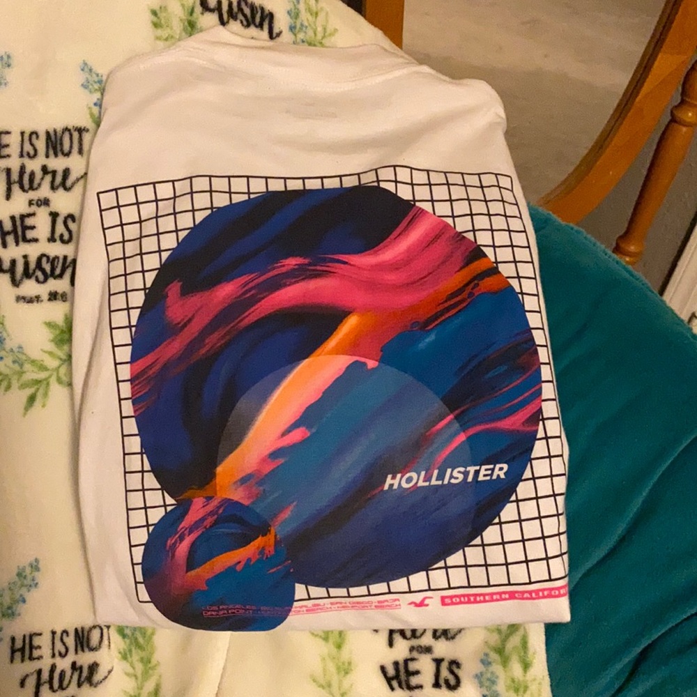 Hollister Unisex Long Sleeve Tee